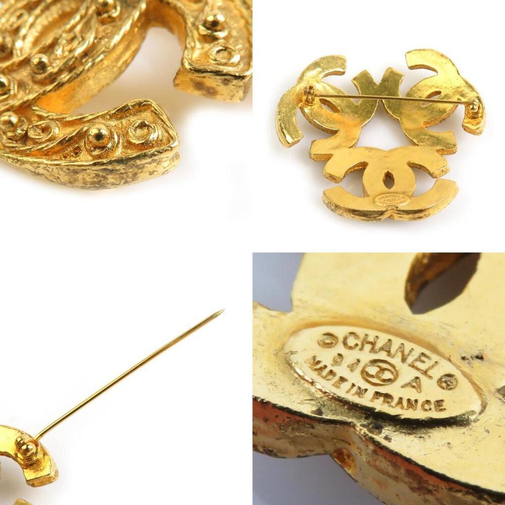 CHANEL Authentic Gold Logo Brooch - Picture 5 of 5